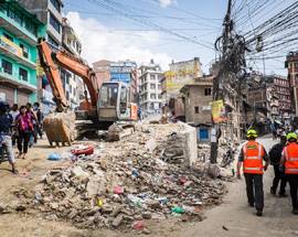L’AQUILA: IL TERREMOTO DEL NEPAL RACCONTATO DA UN VOLONTARIO