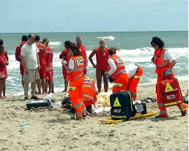 TRAGEDIA AD ALBA ADRIATICA:  69ENNE MUORE IN SPIAGGIA