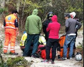 INCIDENTE IN BIKE A MARRUCI DI PIZZOLI, SOCCORSO TURISTA INGLESE