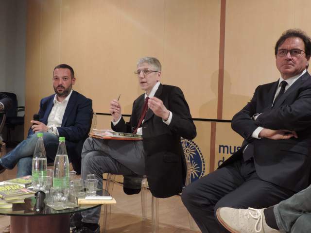 MIGRANTI: GIORDANO PRESENTA LIBRO A PESCARA, ”PROFUGHI RENDONO PIU’ DROGA”