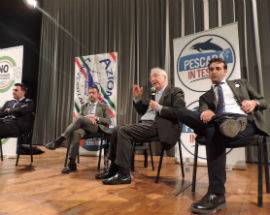 REFERENDUM: FOLLA A PESCARA PER MARINI, ”ECCO TRE RAGIONI PER IL NO”