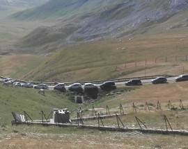 GRAN SASSO: LA DENUNCIA, ”CAMPO IMPERATORE TRA SOSTA SELVAGGIA E PARCHEGGI A PAGAMENTO VUOTI”