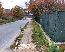 L’AQUILA: STRADA PERICOLOSA A COPPITO, PROVINCIA E COMUNE ASSENTI