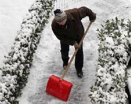 RISCHIO NEVE: ALL’AQUILA SCUOLE CHIUSE LUNEDI’ E MARTEDI’