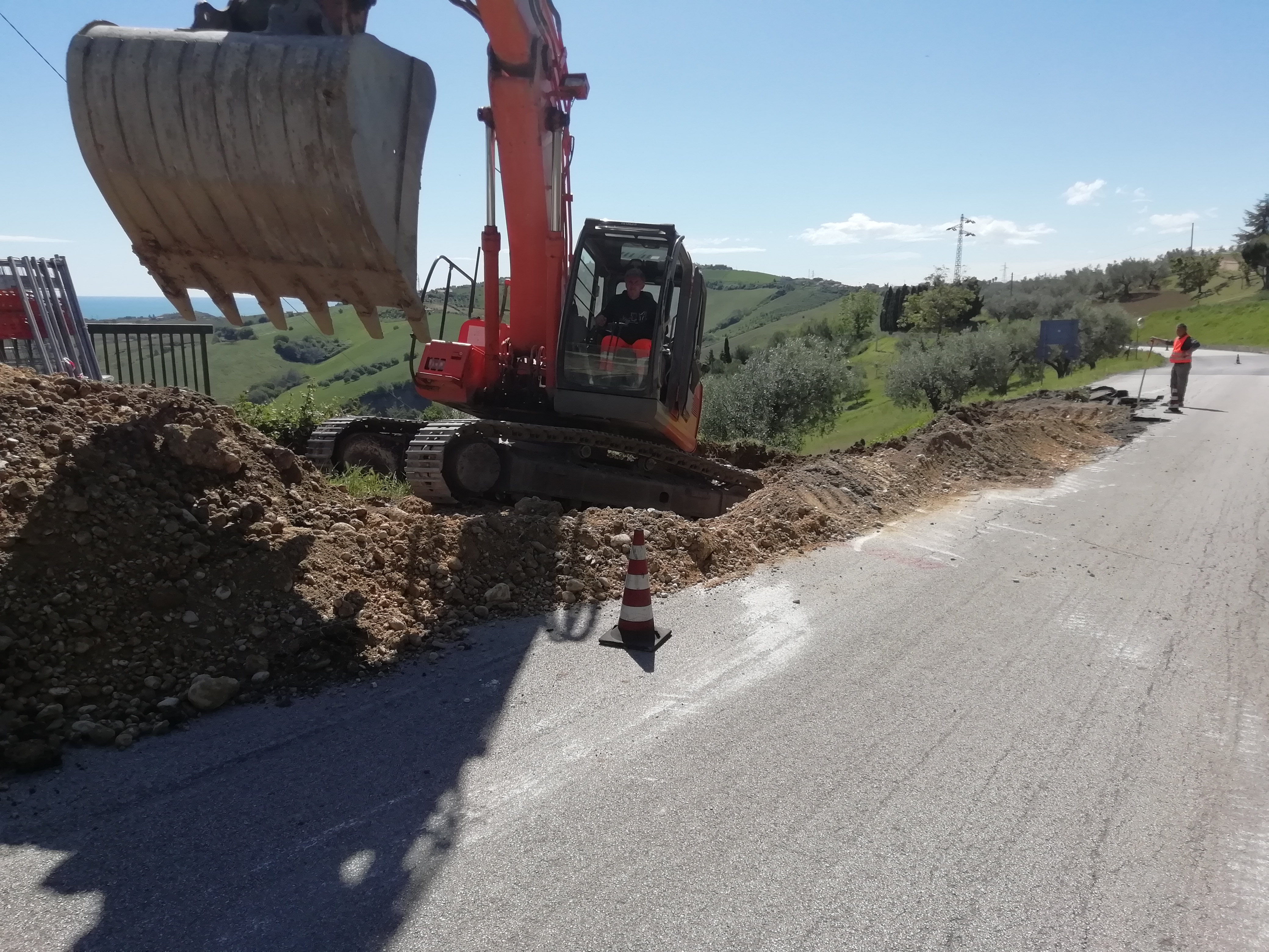 VIABILITA’: AL VIA I LAVORI SULLA PROVINCIALE DELLA SPECOLA A TERAMO