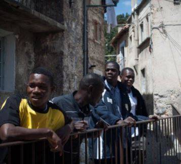 SPRAR L’AQUILA: RITARDI STIPENDI, ARCI, ”MANIFESTAZIONE DI SOLIDARIETA”’