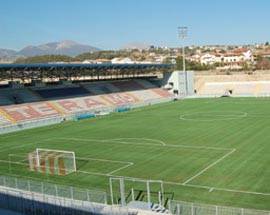 TERAMO: SEQUESTRATI FUMOGENI E COLTELLO PRIMA DEL MATCH CON IL LAMEZIA