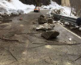 MALTEMPO: CADUTA MASSI, STRADA STATALE 80 NUOVAMENTE CHIUSA