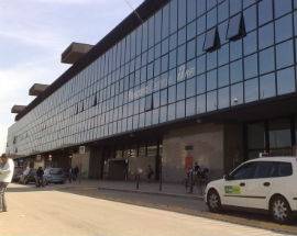 PESCARA: PRENDE UNA MULTA, MENA ALL’AUSILIARIO E SE NE VA