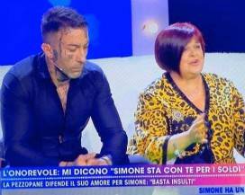 ”STA CON TE PER SOLDI”: COCCIA E PEZZOPANE DIFENDONO IL LORO AMORE A NON E’ LA D’URSO