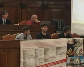 CASA STUDENTE L’AQUILA: STRISCIONE RICONSEGNATO A COMITATO VITTIME