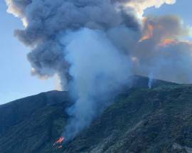 PAURA A STROMBOLI PER ERUZIONE VULCANO: SI VALUTA EVACUAZIONE ISOLA