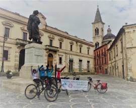 BICISTAFFETTA FIAB: A L’AQUILA 50 AMBASCIATORI ITALIANI DEL CICLOTURISMO