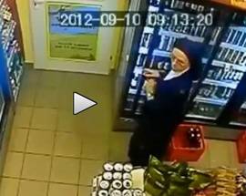 SUORA RUBA BIBITE IN UN SUPERMERCATO, GUARDA IL VIDEO