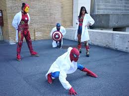 TEST MEDICINA: FLASHMOB CON SUPEREROI IN CAMICE BIANCO CONTRO NUMERO CHIUSO