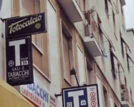 SIGARETTE RUBATE RIVENDUTE A META’ PREZZO, 5 DENUNCIATI