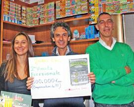 L’AQUILA: GRATTA E VINCE 500 MILA EURO, E’ FESTA ALLA TABACCHERIA IANNI