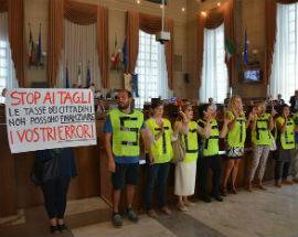 TAGLIO ALBERI A PESCARA: BLITZ AMBIENTALISTI, STOP AL CONSIGLIO COMUNALE
