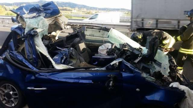 INCIDENTE SULLA STATALE 690 UN TIR E 3 AUTO COINVOLTI