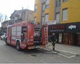 L’AQUILA: SI INCENDIA LA CAPPA, PAURA AL RISTORANTE T-BONE