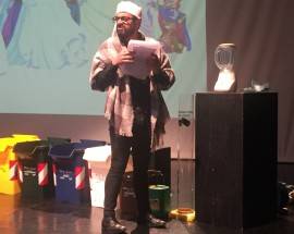 RIFIUTI E TUTELA DELL’AMBIENTE: GRANDE SUCCESSO PER LO SPETTACOLO DELL’ASM AL TEATRO DEI 99 DELL’AQUILA
