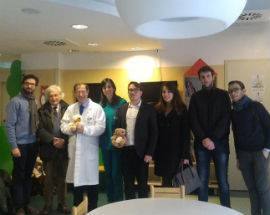 L’AQUILA: TEDDY BEAR HOSPITAL, ROTARACT DONA ORSETTI AI BIMBI DI PEDIATRIA