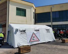 MONTATA A MONTEFINO TENDA PNEUMATICA DONATA DA MODAVI PROTEZIONE CIVILE