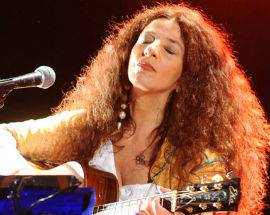 TERESA DE SIO CANTA PINO DANIELE, A SULMONA PER L’ANTEPRIMA DEL TOUR