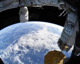 NEL 2023 PRIMA PASSEGGIATA SPAZIALE DI UN TURISTA