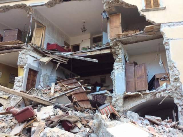 TERREMOTO: LE MACERIE IN SITI STOCCAGGIO A POSTA E ACCUMOLI, NIENTE L’AQUILA