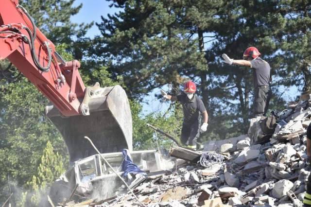 TERREMOTO: ”DA IRPINIA A OGGI SOLO PAROLE”, GLI INGEGNERI, ”CON 6 MILIARDI CASE SICURE”