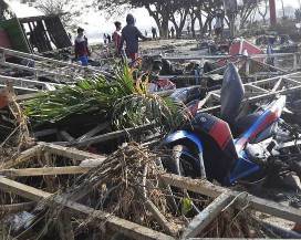 SISMA E TSUNAMI IN INDONESIA, 800 MORTI MA SI TEME BILANCIO DA MIGLIAIA DI VITTIME