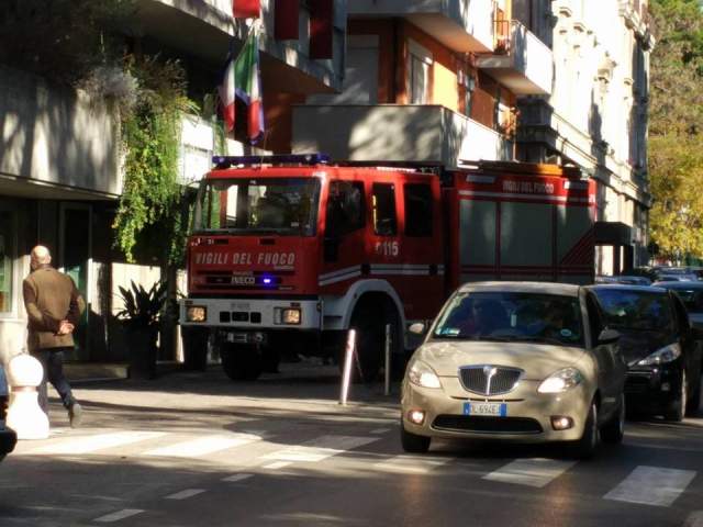TERREMOTO: A TERAMO PAURA E GENTE IN STRADA, BRUCCHI CHIUDE I CIMITERI