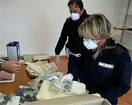 TERREMOTO: CACCIA AGLI OGGETTI SCOMPARSI IL 6/4, SI APRONO SCATOLONI