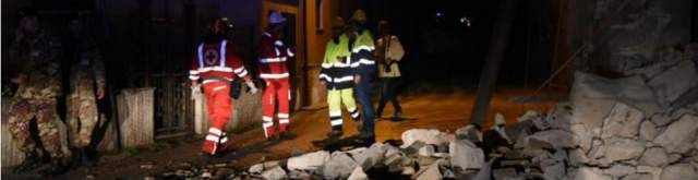 TERREMOTO VALNERINA, MIGLIAIA DI SFOLLATI IN ABRUZZO GENTE IN STRADA E SCUOLE CHIUSE