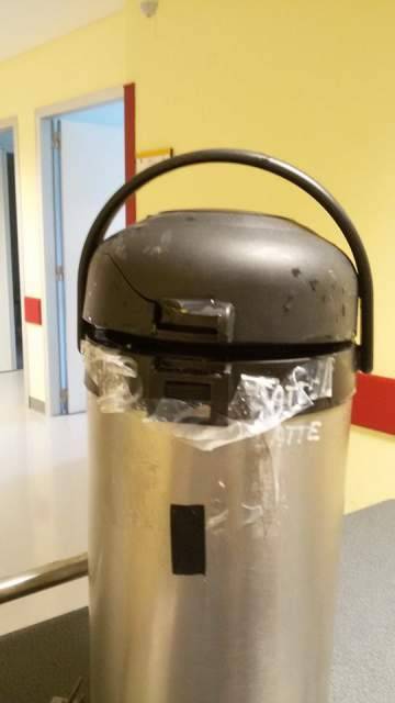 OSPEDALE DELL’AQUILA, THERMOS CON LO SCOTCH PER IL CAFFE’ AI RICOVERATI