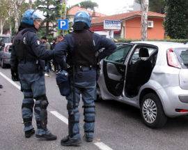 CALCIO: SCONTRI ULTRAS TERAMO E RIMINI, 3 ARRESTI E 16 DENUNCE