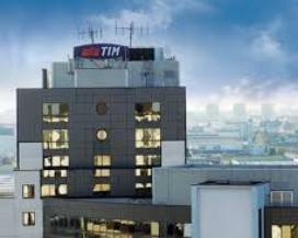 TIM CROLLA IN BORSA: RECORD NEGATIVO, SEGNA IL SUCCESSO DEL NUOVO OPERATORE ILIAD