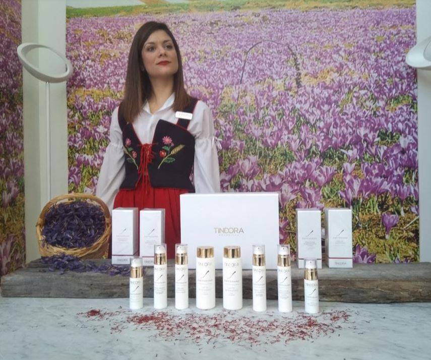 TINDORA COSMETICS A ”CALL TO THE ARTS”: SU ABRUZZOWEB IL WORKSHOP IN DIRETTA