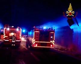 CASTEL DI SANGRO: TIR A FUOCO IN GALLERIA, TRAFFICO BLOCCATO MA NESSUN FERITO