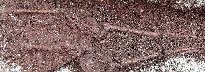 L’AQUILA: SOTTOSERVIZI E RITROVAMENTI, A SANTA GIUSTA UN CIMITERO DEL 1200