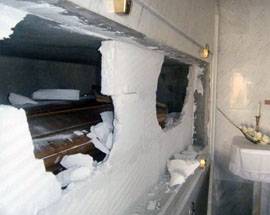 CIMITERO DI  TRASACCO, DEVASTANO TOMBA E RUBANO ANELLO A UNA SALMA