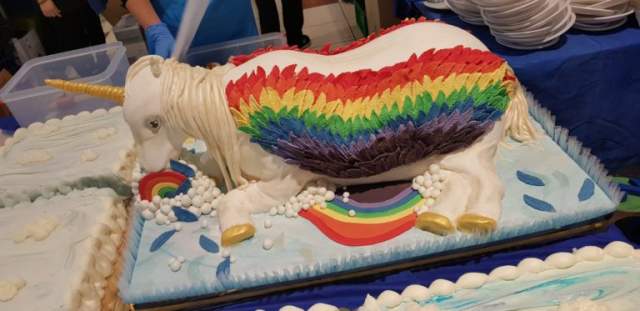 L’AQUILA: TORTA DA 300 CHILI PER I 12 ANNI DEL CENTRO COMMERCIALE L’AQUILONE
