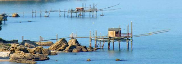 COSTA DEI TRABOCCHI PIENA DI TURISTI MA SENZA SERVIZI, I SINDACI IN RIVOLTA