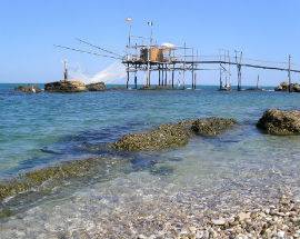 FOSSACESIA: ARRIVA LA SPIAGGIA CHE ABBATTE LE BARRIERE ARCHITETTONICHE