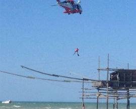 TRAGEDIA SU COSTA TRABOCCHI, SI CERCA DISPERSO A LARGO DI VASTO