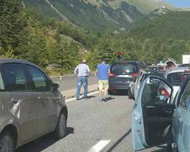 A24 CHIUSA PER MALORE AUTISTA AUTOBUS, DISAGI E RALLENTAMENTI