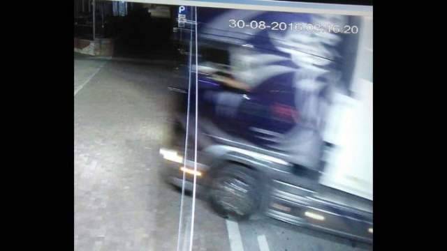 NAPOLETANI UBRIACHI SUL CAMION SEMINANO IL PANICO A TRASACCO