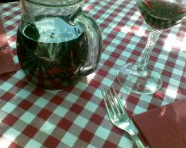 FESTEGGIANO COMPLEANNO DI UN AMICO IN TRATTORIA E RAPINANO IL TITOLARE DOPO AVER PAGATO IL CONTO
