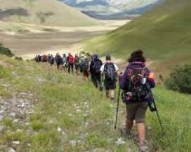SISMA CENTRO ITALIA: TREKKING ”NELLE TERRE MUTATE” DA FABRIANO A L’AQUILA